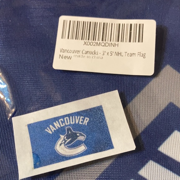 🍎2/$10 Vancouver Canucks Team Flag 3 x 5’ - Picture 2 of 3